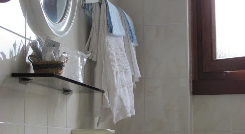 Albergo La Genzianella Miasino Pokoj fotografie