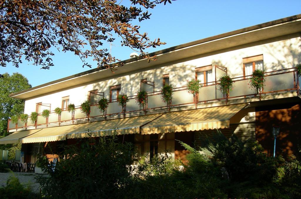 Albergo La Genzianella Miasino Exteriér fotografie