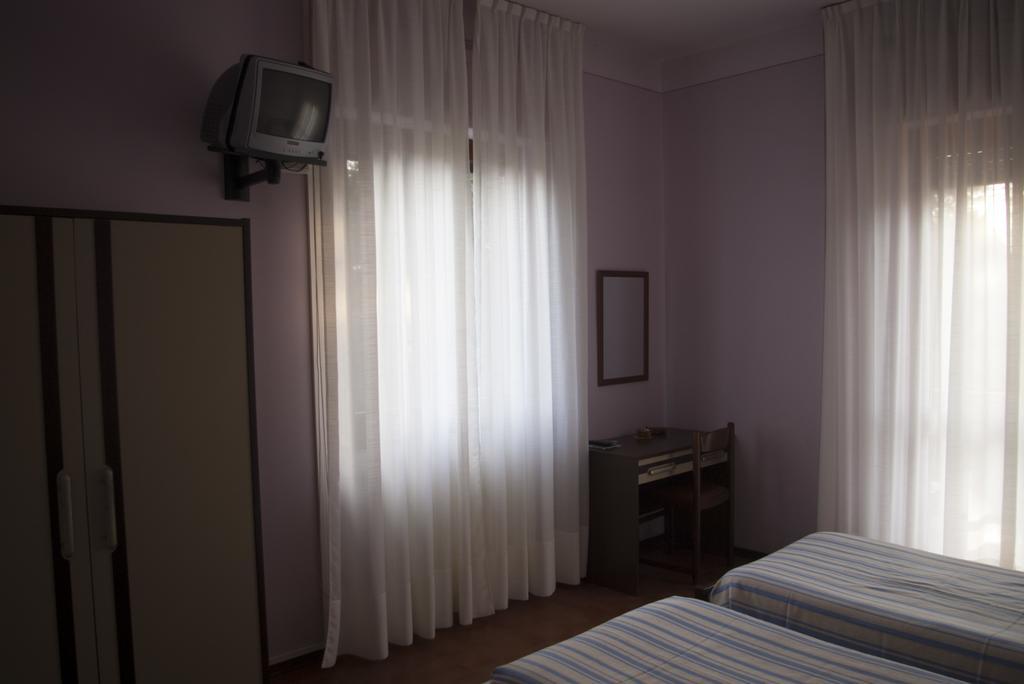 Albergo La Genzianella Miasino Pokoj fotografie