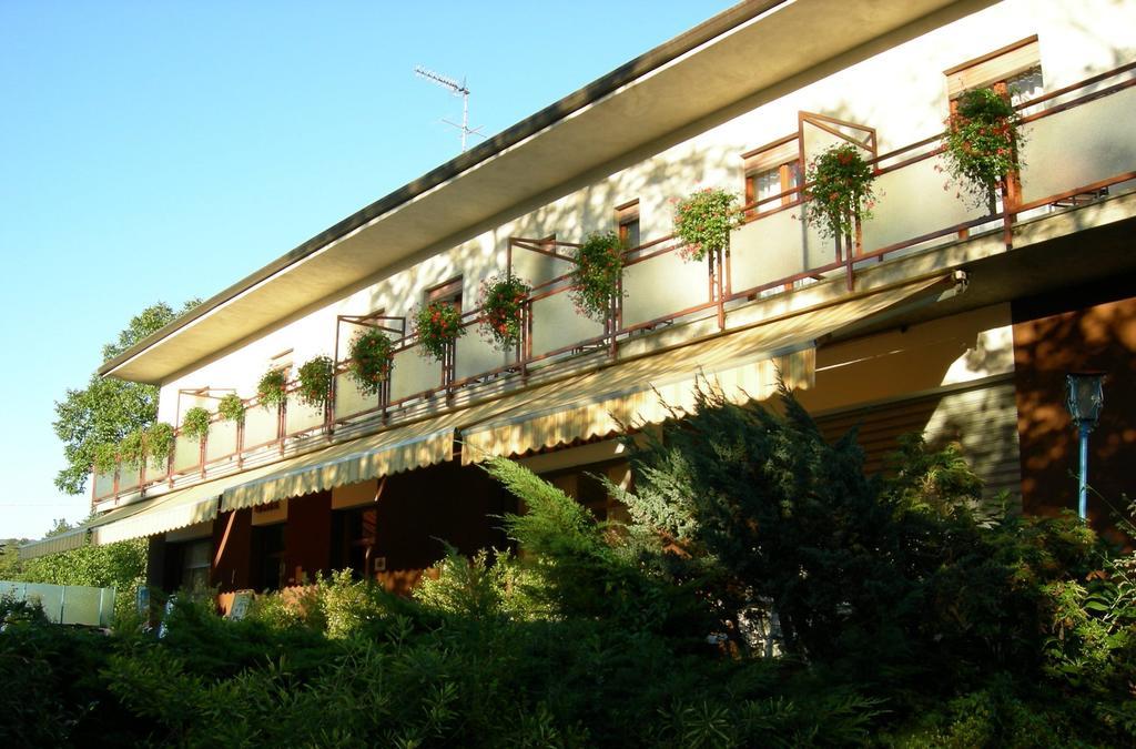 Albergo La Genzianella Miasino Exteriér fotografie